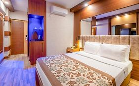 Fame Beach Hotel